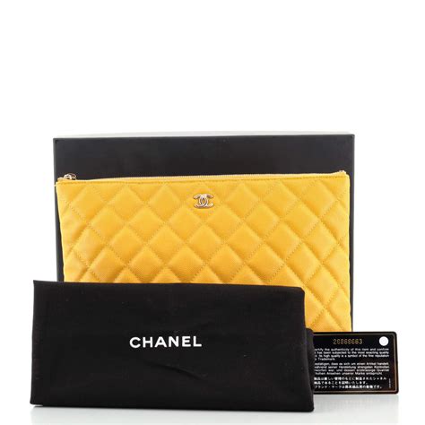 Chanel o case clutch